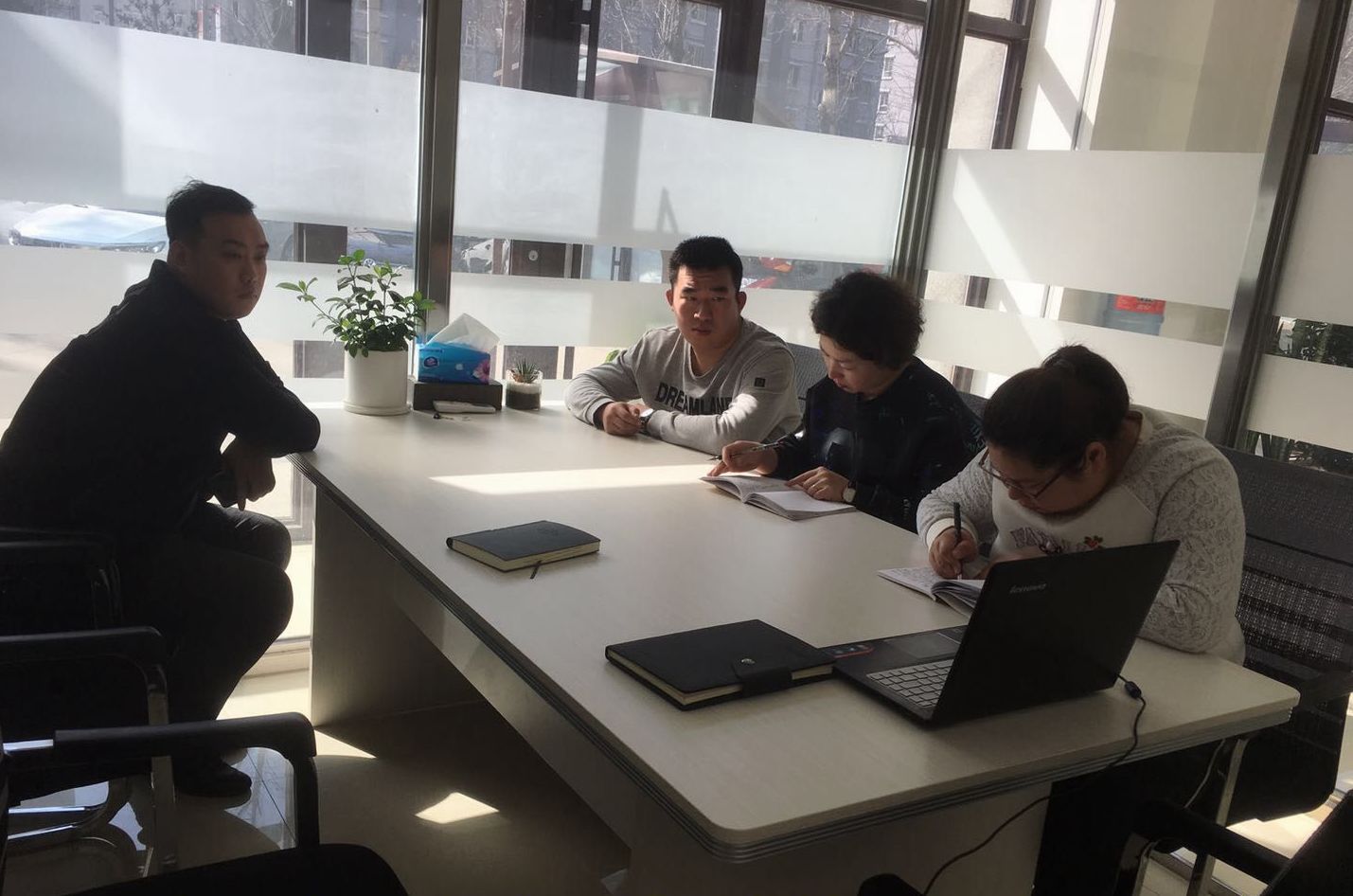 凝心聚力，積極學習